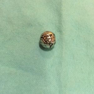 Pandora Globe Clip